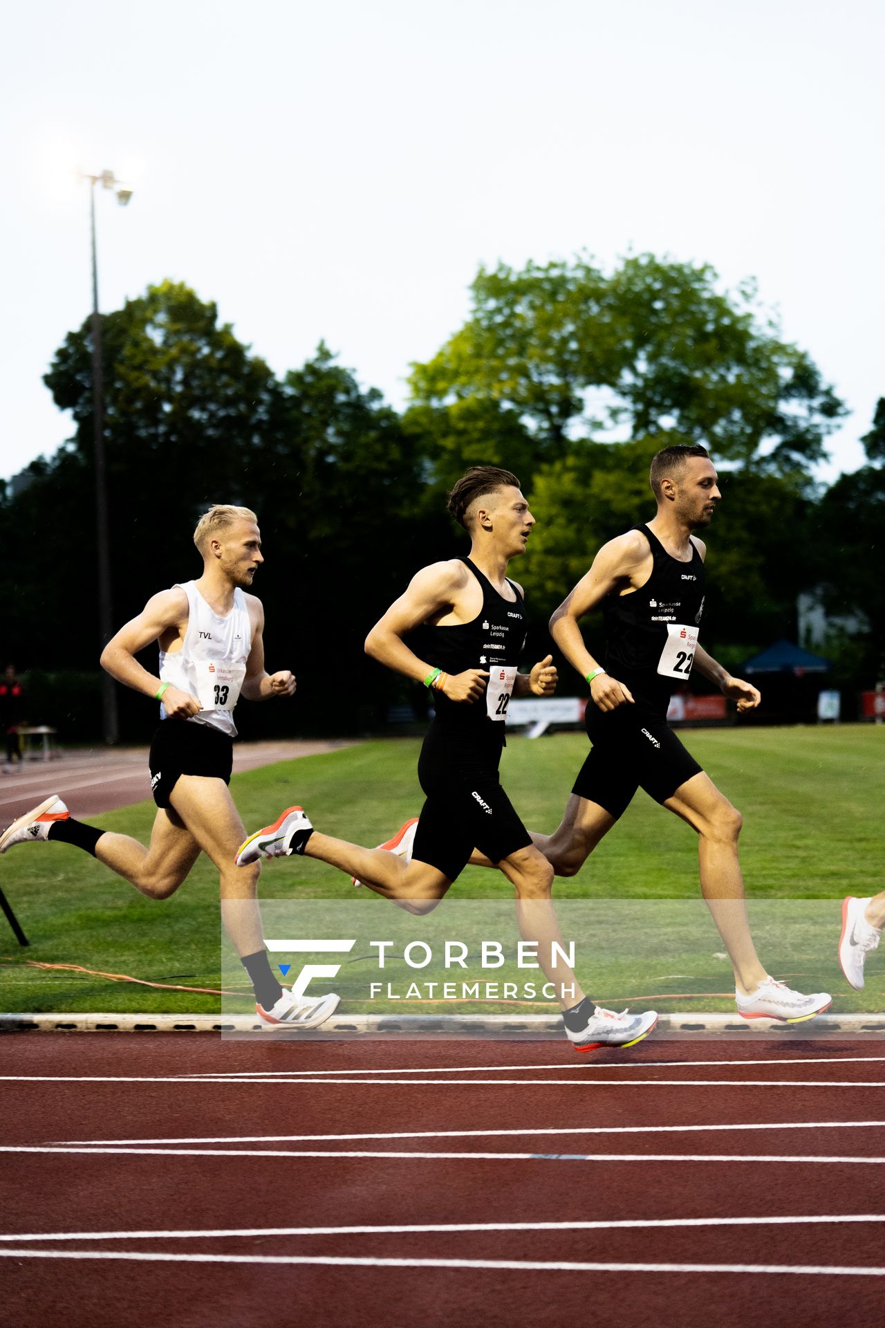 Florian Bremm (TV Leutershausen), Artur Beimler (SC DHfK Leipzig e.V.), Hannes Braunstein (SC DHfK Leipzig e.V.) am 03.06.2022 waehrend der Sparkassen Gala in Regensburg